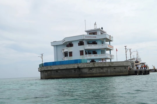 Bài 2: “Còn người là còn đảo” - ý chí thép giữ từng tấc đất, sải biển