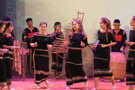 Không gian sống động lưu giữ, phát huy văn hóa các dân tộc