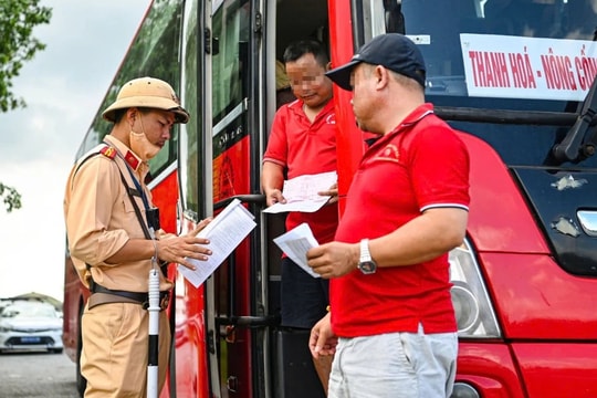 Cảnh sát giao thông thực hiện cao điểm bảo đảm trật tự an toàn giao thông dịp lễ 30.4 - 1.5