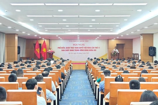 Hội nghị lịch sử, bàn về những vấn đề lịch sử, quyết định cho sự nghiệp của đất nước với tầm nhìn trăm năm