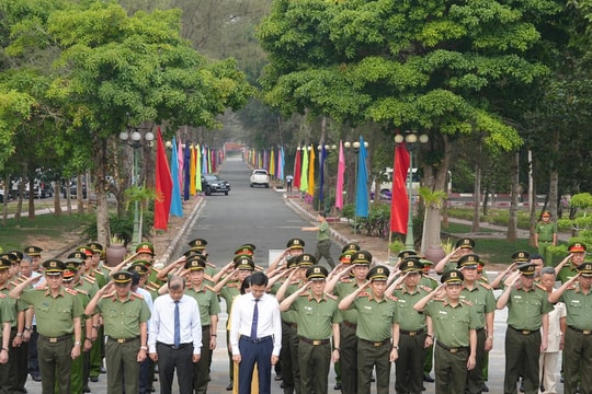 Bộ Công an dâng hương tri ân các Anh hùng - Liệt sĩ tại Tây Ninh