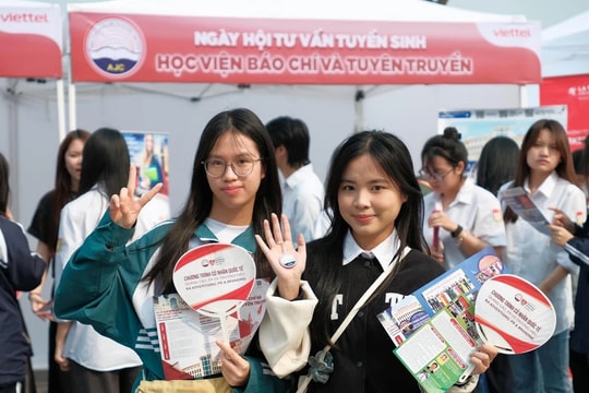  Học viện Báo chí và Tuyên truyền bỏ xét tuyển khối C00