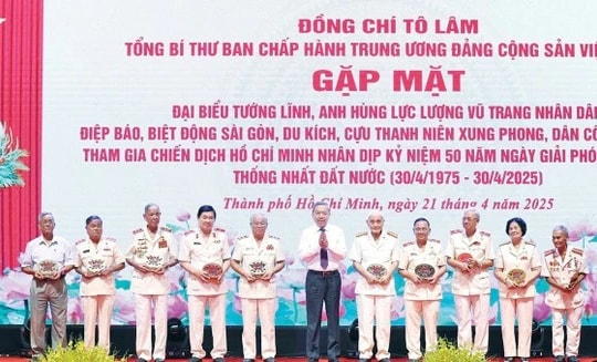 Tổng Bí thư Tô Lâm gặp mặt tướng lĩnh, anh hùng lực lượng vũ trang nhân dân tham gia Chiến dịch Hồ Chí Minh