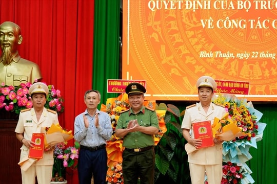 Công an tỉnh Bình Thuận công bố quyết định bổ nhiệm lại 2 Phó Giám đốc