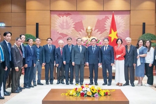 Khẩn trương hoàn tất dự thảo để sớm xuất bản cuốn sách về 50 năm quan hệ Quốc hội Việt Nam - Lào