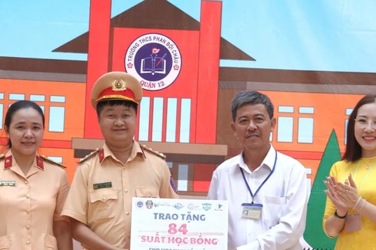 Cục CSGT phía Nam “tiếp sức đến trường” 84 học sinh có hoàn cảnh khó khăn