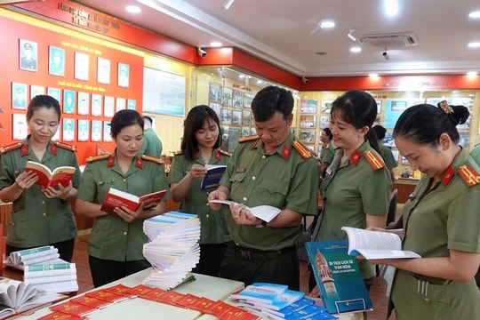 Lan tỏa phong trào đọc sách trong lực lượng Công an tỉnh Bình Thuận