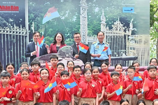 Báo Nhân Dân tổ chức đợt thông tin tuyên truyền đặc biệt trên các ấn phẩm, nền tảng, chào mừng 50 năm Ngày Giải phóng miền Nam, thống nhất đất nước