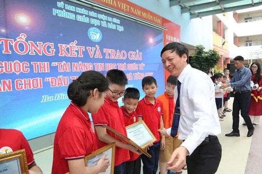 Vinh danh 141 học sinh quận Ba Đình có thành tích xuất sắc trong cuộc thi về Tin học, Toán và tiếng Anh