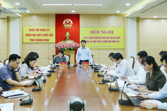 Đoàn ĐBQH tỉnh Quảng Ninh lấy ý kiến tham gia vào các dự thảo luật trình tại Kỳ họp thứ Chín