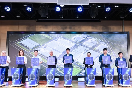 Samsung Electronics HCMC CE Complex khởi công dự án điện mặt trời mái nhà 