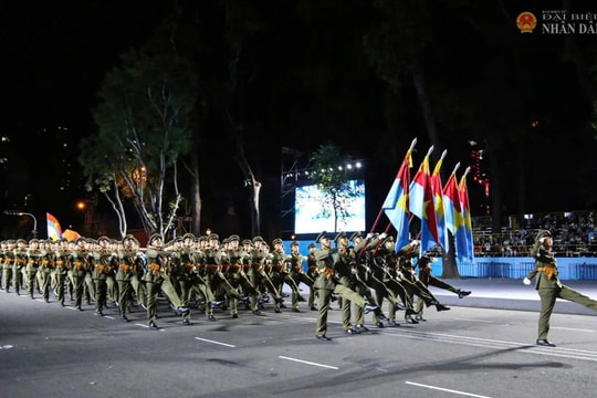 TP. Hồ Chí Minh bố trí 21 màn hình LED kích cỡ lớn để người dân xem diễu binh