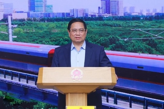 Thủ tướng Chính phủ Phạm Minh Chính: Triển khai các dự án đường sắt 'thần tốc, thần tốc hơn nữa; táo bạo, táo bạo hơn nữa'