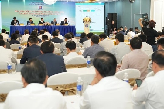 Đại hội Cổ đông Petrolimex 2025: Nỗ lực vượt khó và chiến lược phát triển bền vững trong bối cảnh thách thức toàn cầu