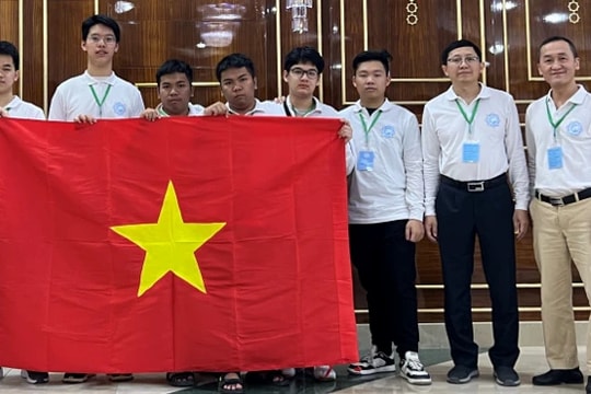 6/6 học sinh Việt Nam đoạt huy chương Vàng tại Olympic Giao lưu Toán học Turkmenistan 