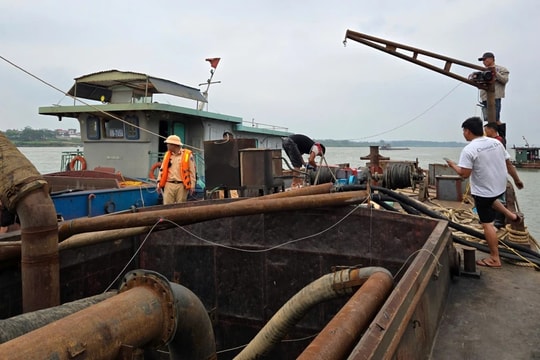 Hà Nội siết chặt phương tiện thủy gắn thiết bị khai thác cát trên các tuyến sông