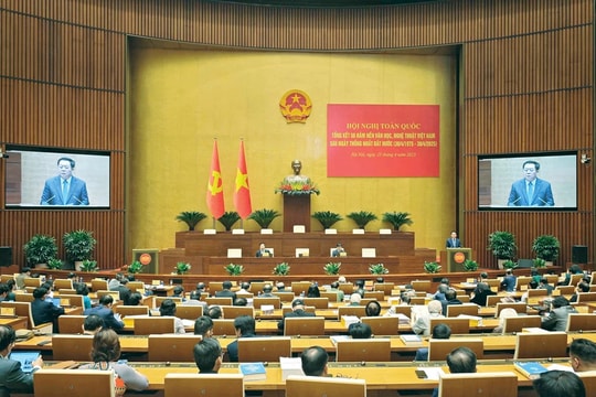 Chuyển hóa mục tiêu, lý tưởng của Đảng, của dân tộc thành lý tưởng thẩm mỹ, cảm hứng sáng tạo chủ đạo của văn nghệ sĩ