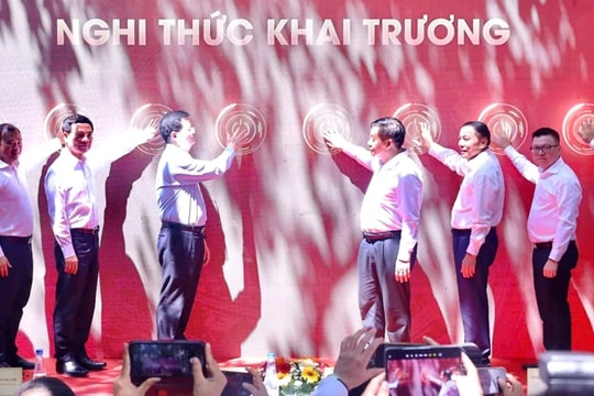 Khai trương Trung tâm Báo chí phục vụ Lễ kỷ niệm 50 năm Ngày Giải phóng miền Nam