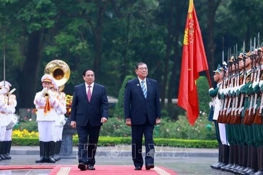 Thủ tướng Phạm Minh Chính chủ trì Lễ đón Thủ tướng Nhật Bản và Phu nhân thăm chính thức Việt Nam