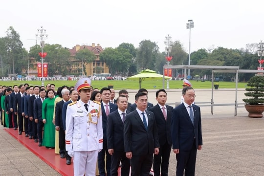 Đoàn đại biểu Đảng bộ Vietcombank tổ chức Lễ báo công dâng Bác