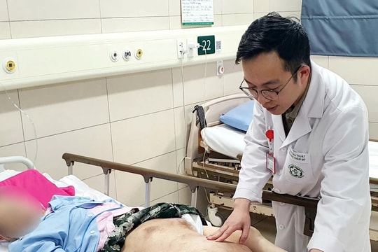 Căn bệnh u xơ thần kinh hiếm gặp khiến người bệnh mắc khối u khổng lồ ở chân phải