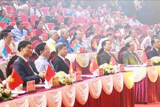 Phó Chủ tịch Quốc hội Vũ Hồng Thanh dự Lễ kỷ niệm 50 năm Ngày Giải phóng miền Nam, thống nhất đất nước tại Vĩnh Long