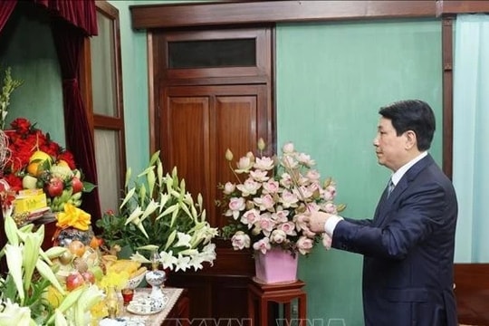 Chủ tịch nước Lương Cường thăm Khu di tích Chủ tịch Hồ Chí Minh