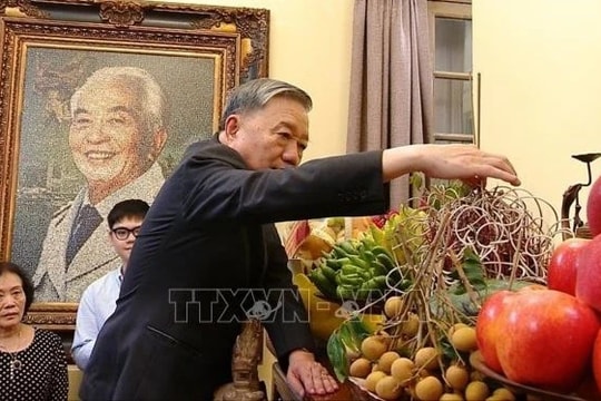 Tổng Bí thư Tô Lâm dâng hương tưởng nhớ Đại tướng Võ Nguyên Giáp và Đại tướng Văn Tiến Dũng