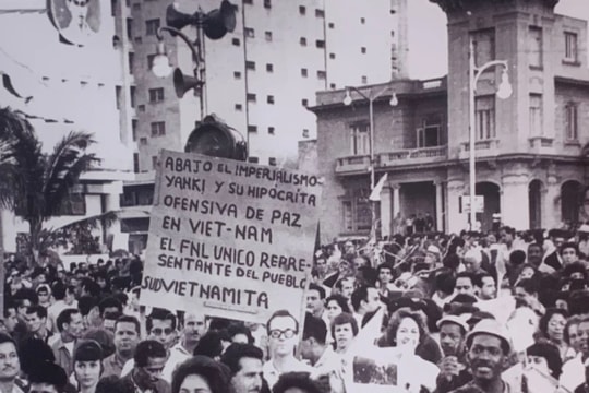 Chùm ảnh về sức mạnh tình đoàn kết các dân tộc yêu chuộng hòa bình 