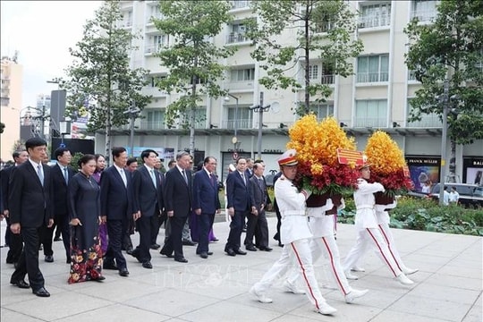 Lãnh đạo Đảng, Nhà nước dâng hương tưởng nhớ Chủ tịch Hồ Chí Minh và Chủ tịch Tôn Đức Thắng