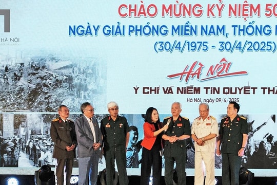 Vòng tay lớn mãi để nối sơn hà...