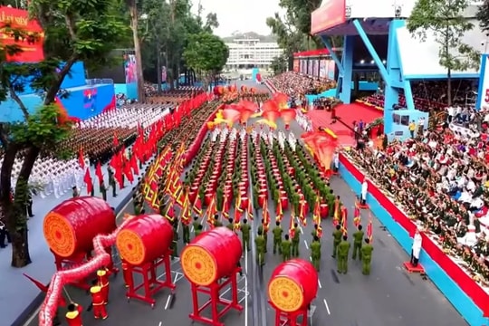 Rạng rỡ non sông Việt Nam