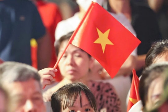 Cảnh giác tình trạng say nắng, say nóng ở trẻ nhỏ khi tham dự lễ diễu binh