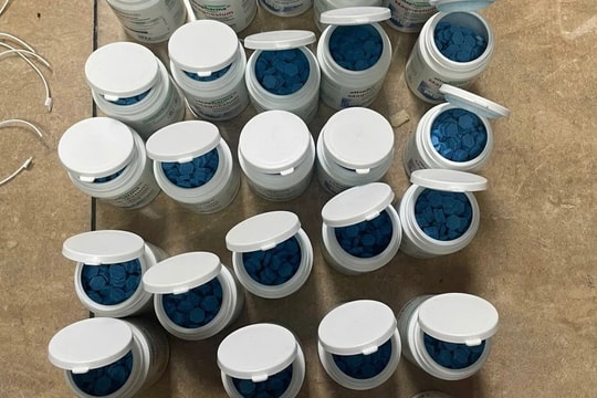 Hải quan phát hiện hơn 4,2kg ma túy giấu trong hộp thực phẩm chức năng