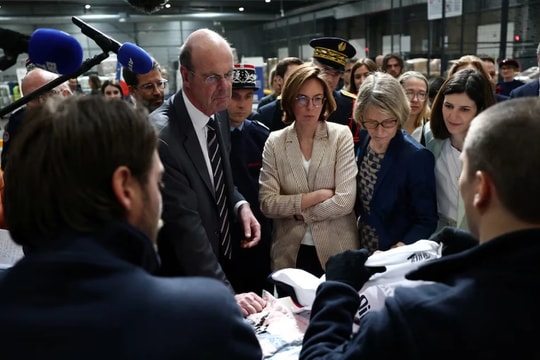 Pháp đề xuất áp phí hàng thương mại điện tử giá rẻ vào EU 