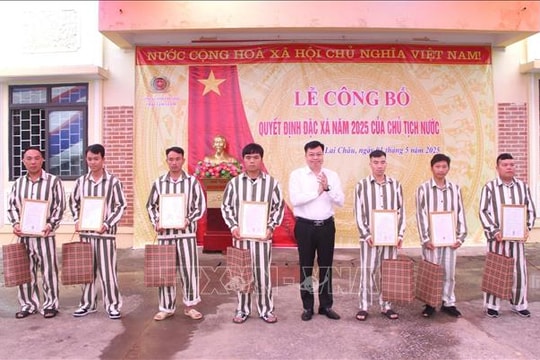 Ghi nhận quá trình cải tạo tốt, nhiều phạm nhân được đặc xá