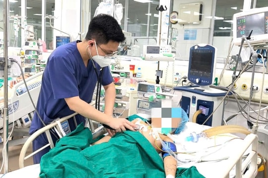 Bị gỗ mục đâm vào chân khi chơi bóng, bé 7 tuổi nguy cơ tử vong rất cao do uốn ván