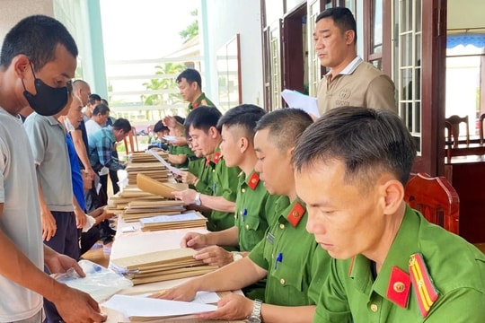 Lâm Đồng: 100 phạm nhân Trại giam Đại Bình được đặc xá 