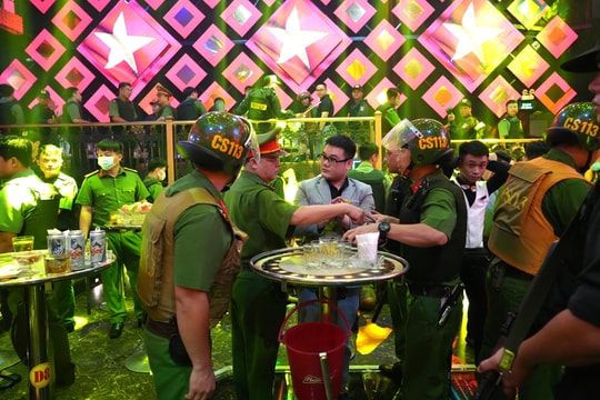 Bình Thuận: Công an "đột kích" quán bar phát hiện chủ quán cùng hàng chục khách dương tính với ma túy