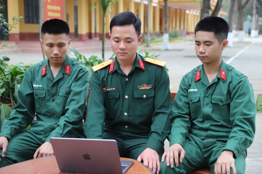 Tiểu đoàn Bộ binh 5 xung kích trong phong trào "Bình dân học vụ số"