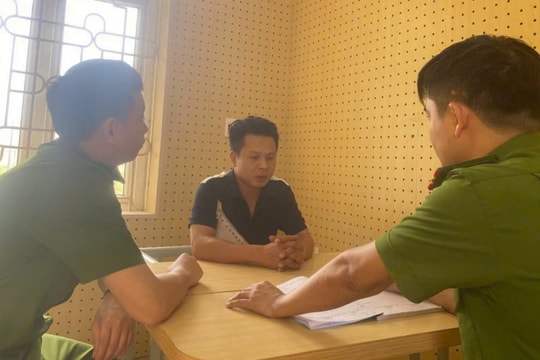 Bắt 2 đối tượng đe dọa, yêu cầu Cảnh sát giao thông chuyển tiền để rút đơn