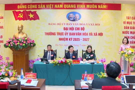 Phó Chủ tịch Quốc hội Nguyễn Thị Thanh dự Đại hội Chi bộ Thường trực Ủy ban Văn hóa và Xã hội