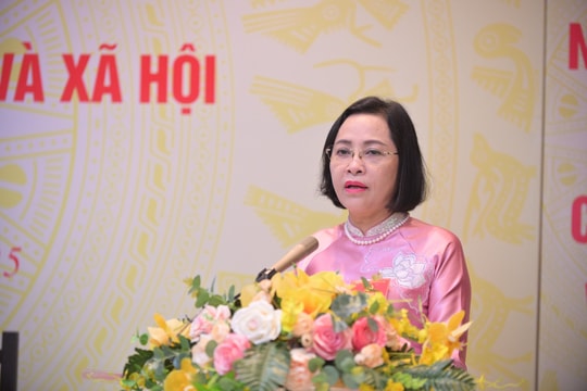 Phó Chủ tịch Quốc hội Nguyễn Thị Thanh dự Đại hội Chi bộ Thường trực Ủy ban Văn hóa và Xã hội