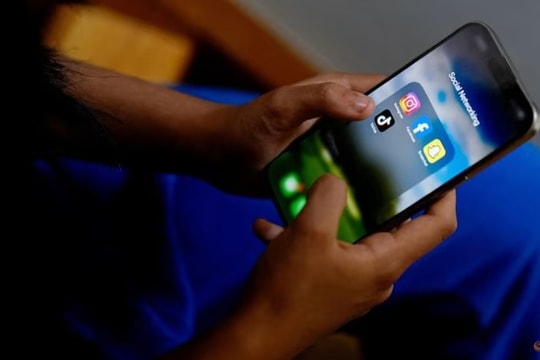 Thủ tướng New Zealand đề xuất cấm người dưới 16 tuổi sử dụng mạng xã hội