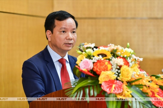 Giáo sư Vũ Văn Yêm giữ chức Phó Giám đốc Đại học Bách khoa Hà Nội