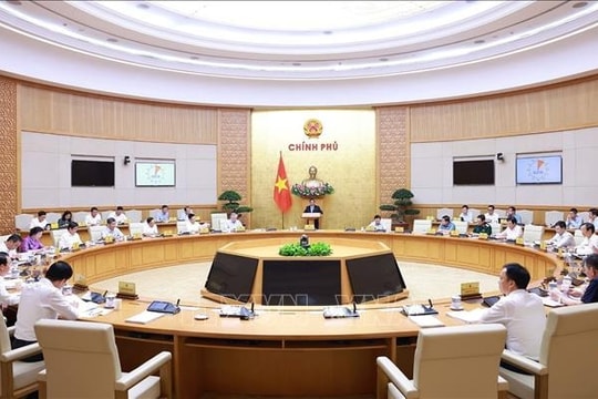Thủ tướng Phạm Minh Chính chủ trì phiên họp Chính phủ thường kỳ tháng 4/2025