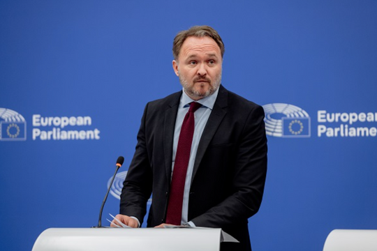 Châu Âu công bố kế hoạch dừng mua khí đốt Nga