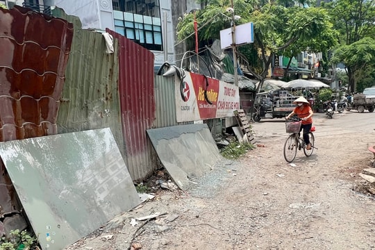 "Núi rác" tại dự án đội vốn nghìn tỷ "đắp chiếu" nhiều năm được Urenco Hà Nội dọn dẹp sau phản ánh của Báo Đại biểu Nhân dân