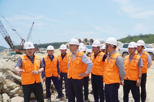 Lãnh đạo EVN kiểm tra các dự án tại Trung tâm Điện lực Quảng Trạch