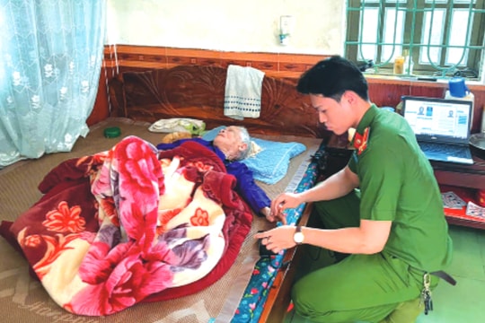 Thu nhận mẫu ADN, thắp hy vọng "ngày trở về"